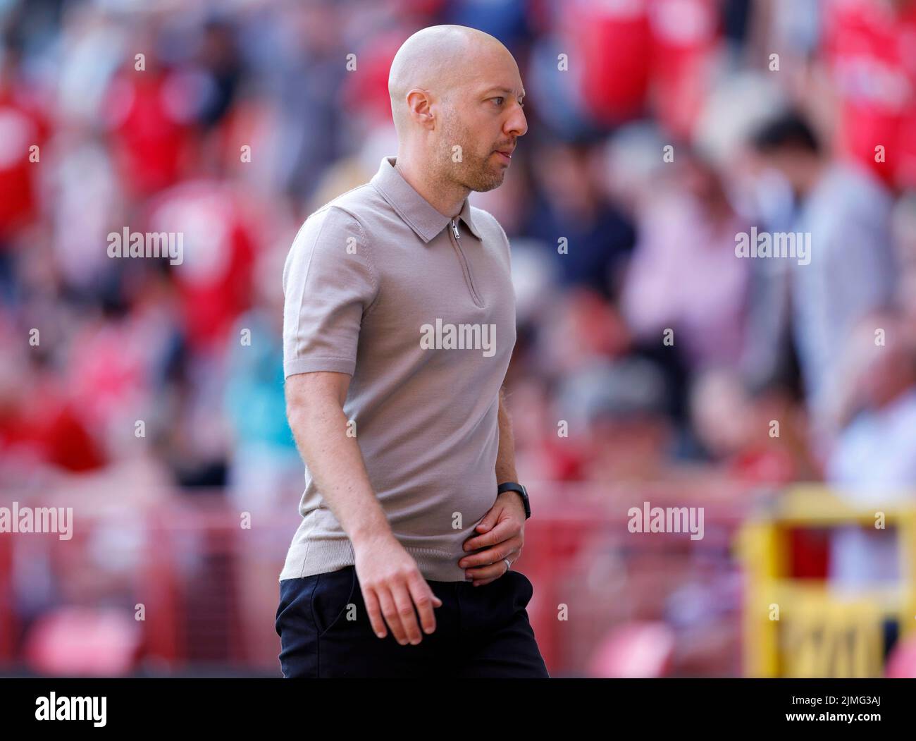 Charlton Athletic manager Ben Garner makes his way to the dressing room for halftime during the Sky Bet League One match at The Valley, London. Picture date: Saturday August 6, 2022. Stock Photo