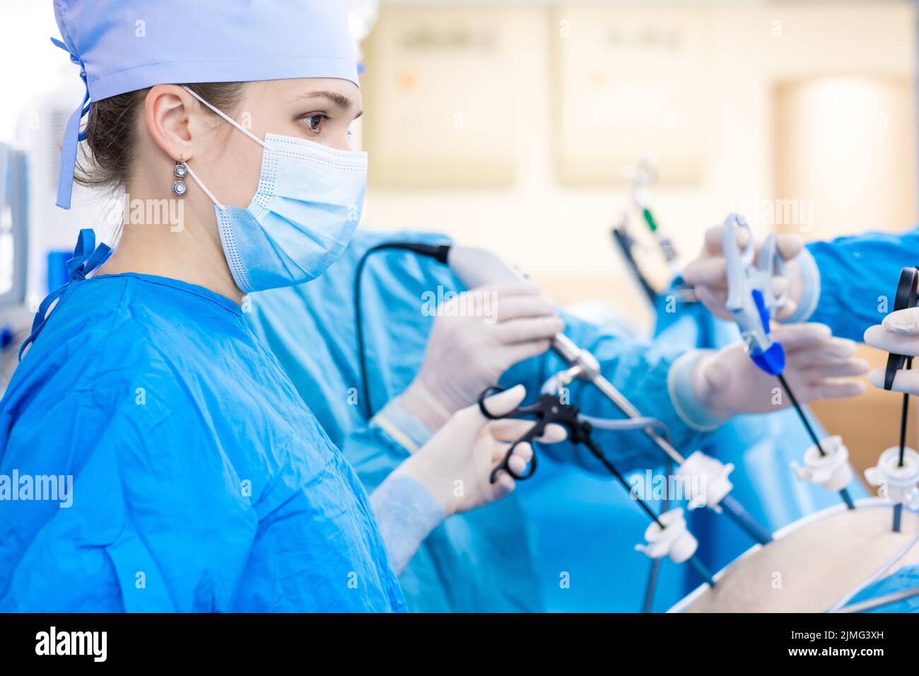 Portrait of female surgeon in operating room Stock Photo - Alamy