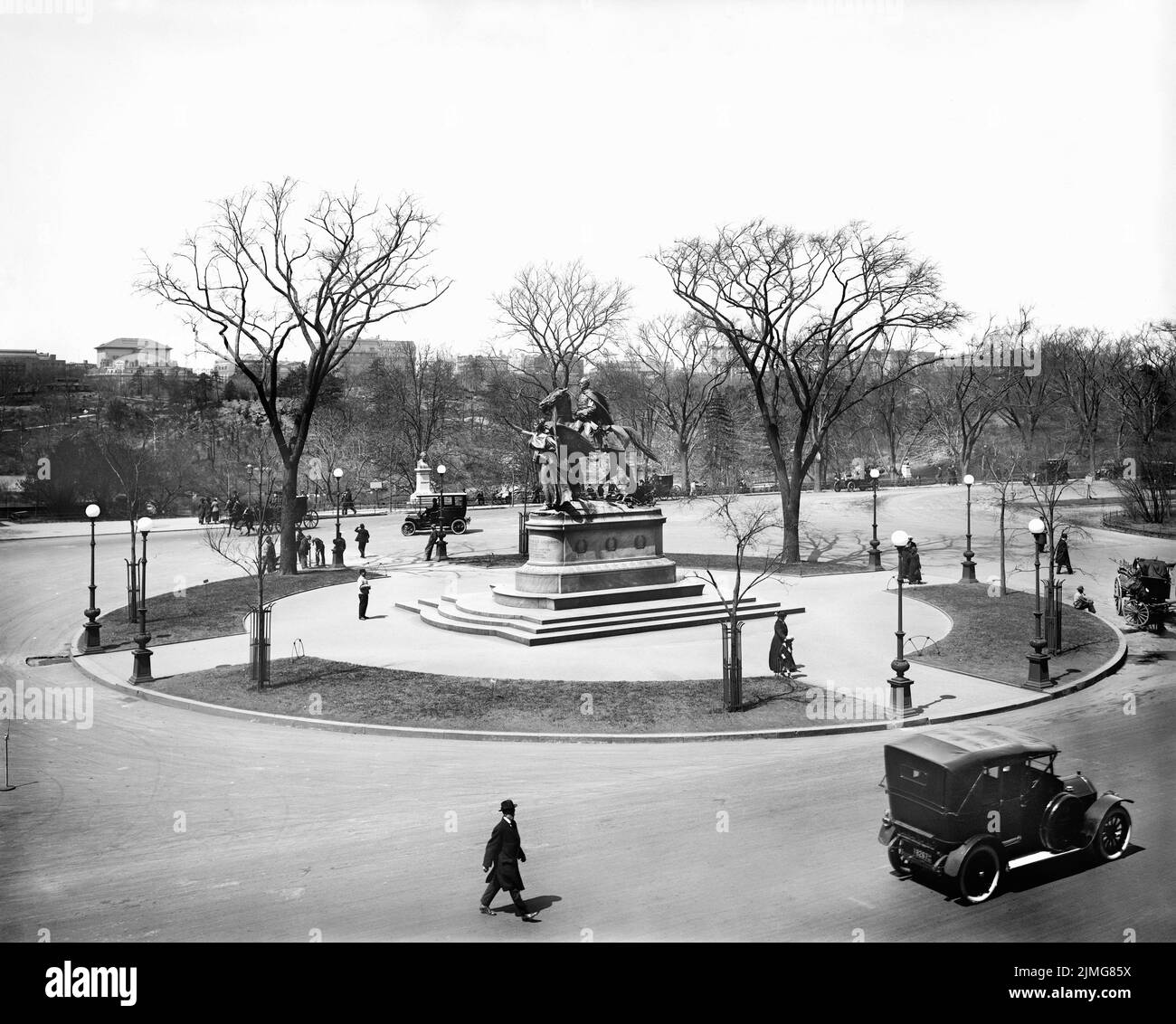 William T. Sherman Statue, Central Park, New York City, New York, USA, Detroit Publishing Company, between 1905 1nd 1915 Stock Photo