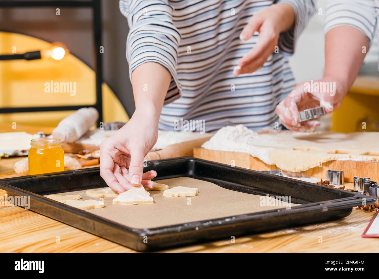 Gingerbread Biscuits Recipe Dough Sheet Pan Stock Photo Alamy gingerbread-biscuits-recipe-dough-sheet-pan-stock-photo-alamy