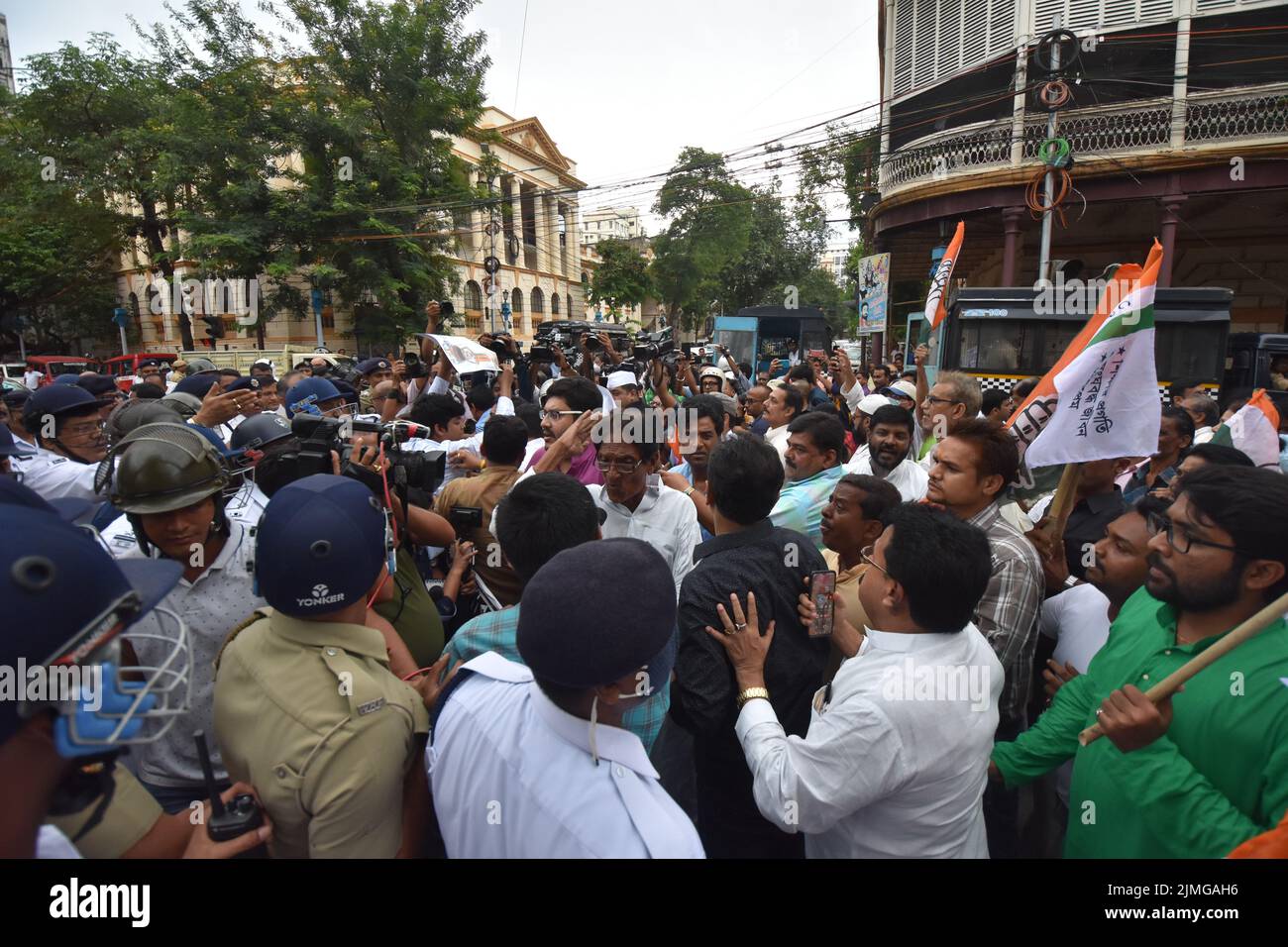 August 5, 2022, Kolkata, West Bengal, India: West Bengal Pradesh Congress Committee protesting in front of Raj Bhavan against various nationwide recent issues such as Price Rise, Unemployment, Agnipath Scheme, and GST. (Credit Image: © Biswarup Ganguly/Pacific Press via ZUMA Press Wire) Stock Photo