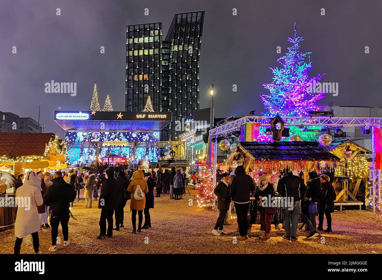 Santa Pauli, Hamburg's hottest Christmas market in front of the Dancing