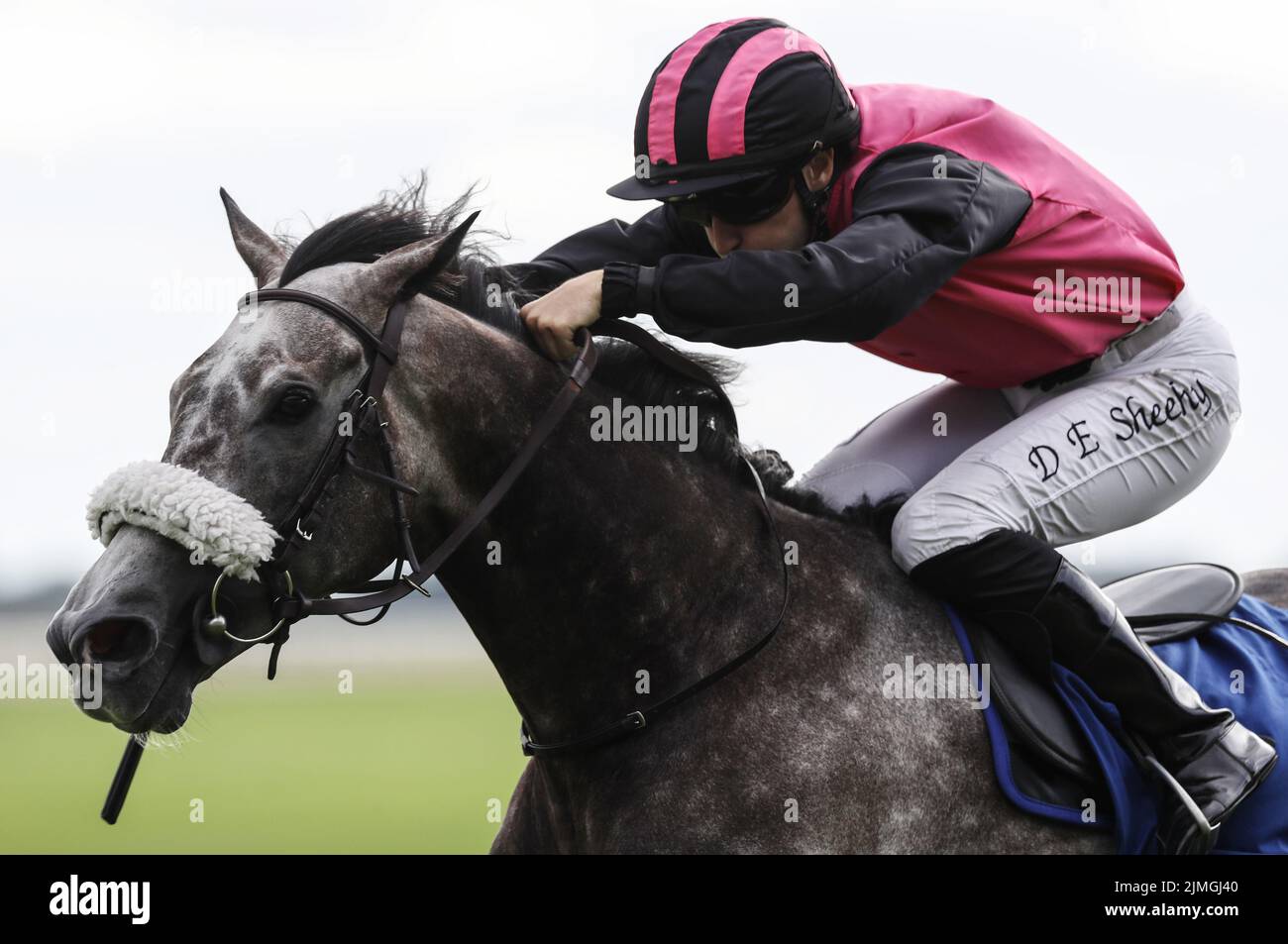 Danny Sheehy on Big Gossey wins the AK Bets Handicap at the Curragh Racecourse in County Kildare, Ireland. Picture date: Saturday August 6, 2022. Stock Photo