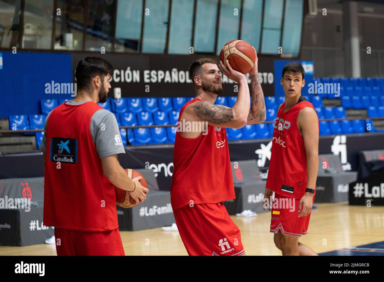 Madrid, Madrid, Spain. 4th Aug, 2022. FRAN GUERRA, with the ball, during the Spanish national basketball team's training session at the Movistar Academy Magarinos in Madrid, Spain. (Credit Image: © Oscar Ribas Torres/ZUMA Press Wire) Stock Photo