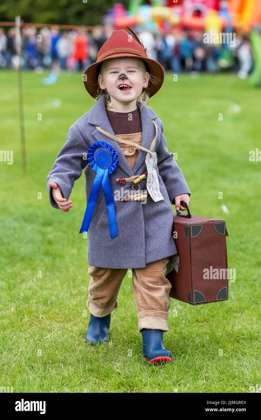 Fancy dress competitions hi res stock photography and images Alamy
