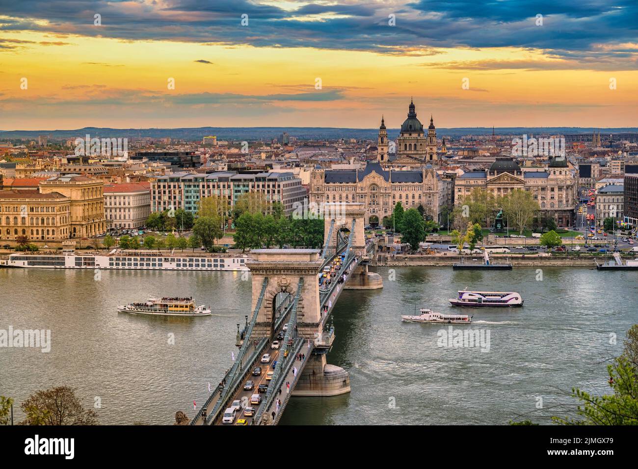 Budapest Hungary, city skyline sunset at Danube River with Chain Bridge ...