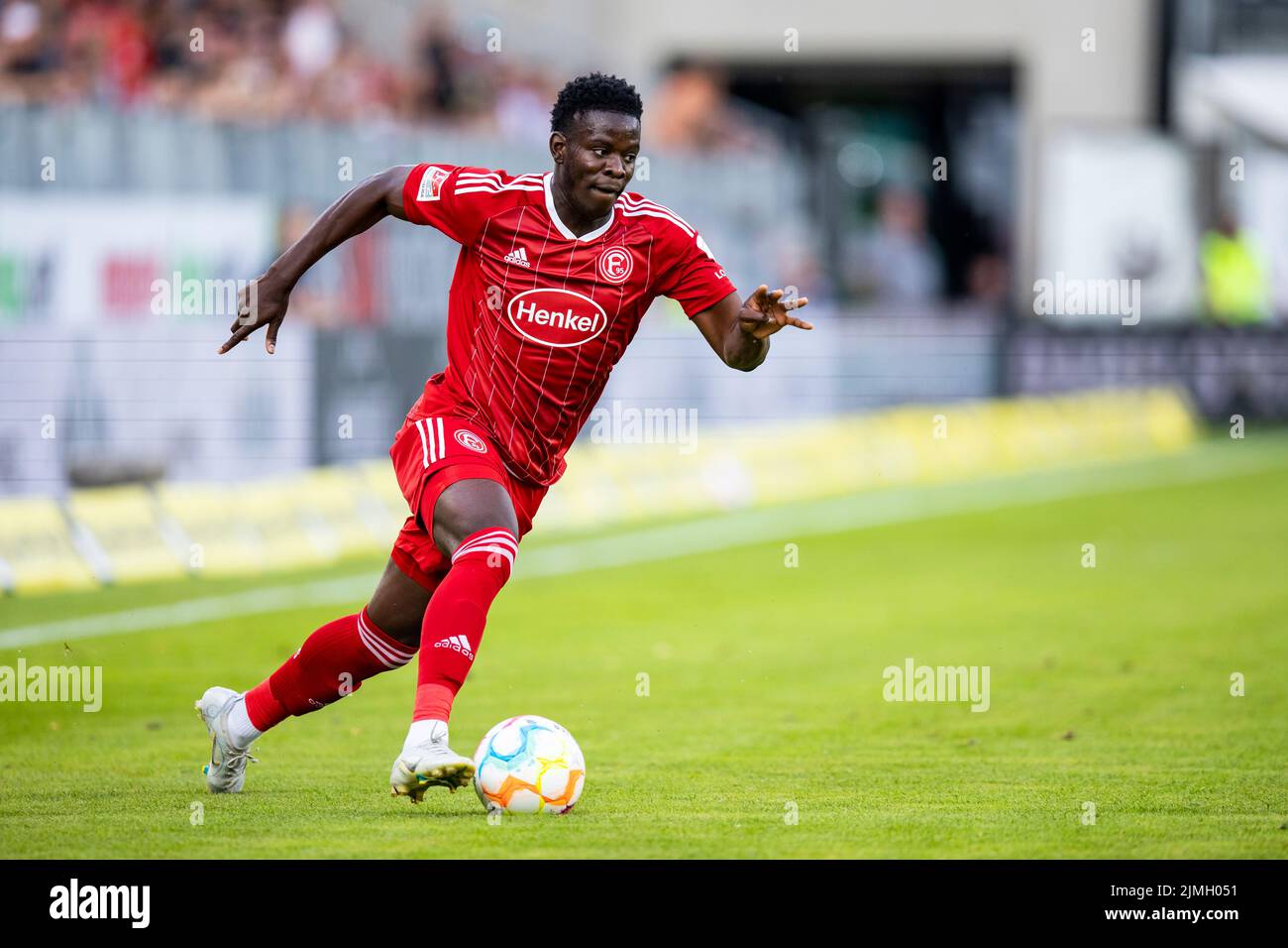 Sandhausen, Germany. 05th Aug, 2022. Soccer: 2nd Bundesliga, SV Sandhausen - Fortuna Düsseldorf, Matchday 3, BWT-Stadion am Hardtwald. Düsseldorf's Kwadwo Baah in action. Credit: Tom Weller/dpa - IMPORTANT NOTE: In accordance with the requirements of the DFL Deutsche Fußball Liga and the DFB Deutscher Fußball-Bund, it is prohibited to use or have used photographs taken in the stadium and/or of the match in the form of sequence pictures and/or video-like photo series./dpa/Alamy Live News Stock Photo