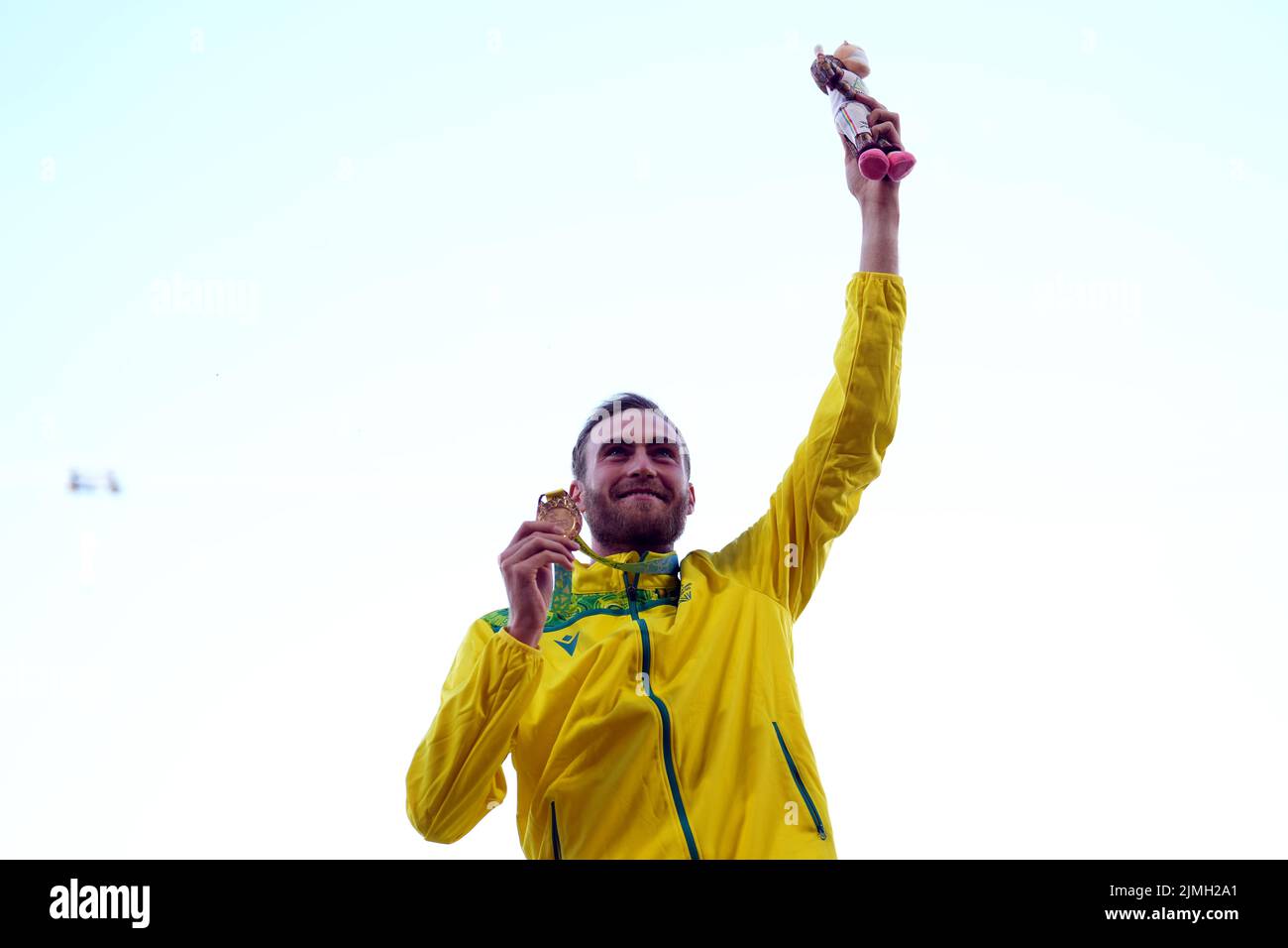 Australia's Oliver Hope celebrates winning gold after the Men's 1500m Final at Alexander Stadium on day nine of the 2022 Commonwealth Games in Birmingham. Picture date: Saturday August 6, 2022. Stock Photo