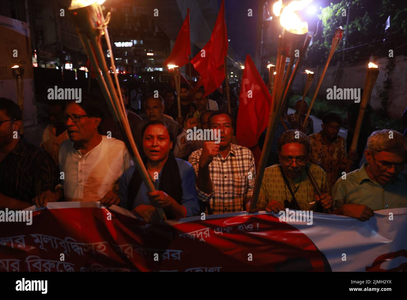 Dhaka, Bangladesh. 6th Aug, 2022. Bangladeshi leftist activists bring