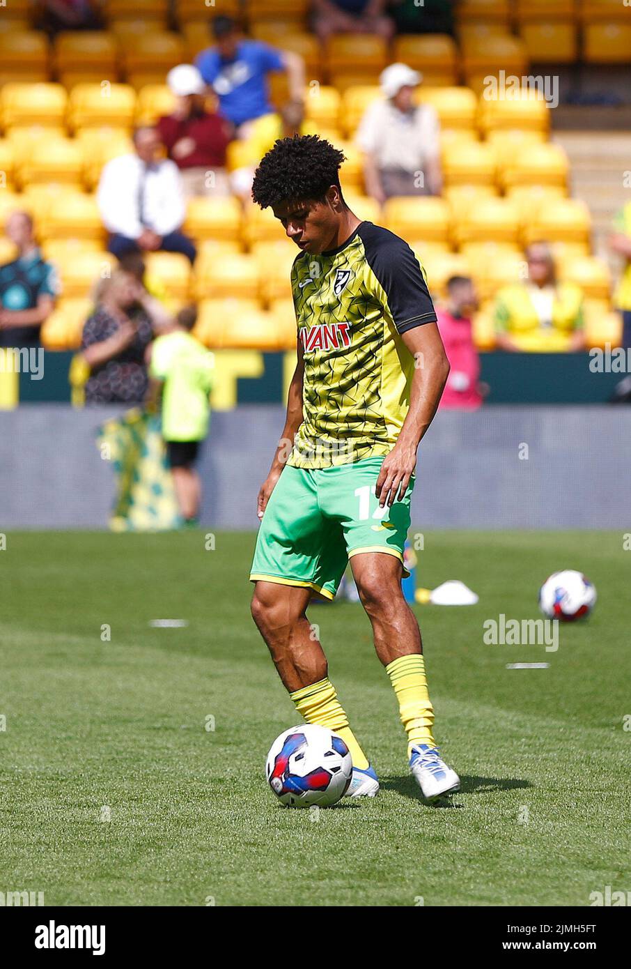 Norwich, UK. 06th Aug, 2022. Gabriel Sara of Norwich City warms up before during the Sky Bet Championship match between Norwich City and Wigan Athletic at Carrow Road on August 6th 2022 in Norwich, England. (Photo by Mick Kearns/phcimages.com) Credit: PHC Images/Alamy Live News Stock Photo