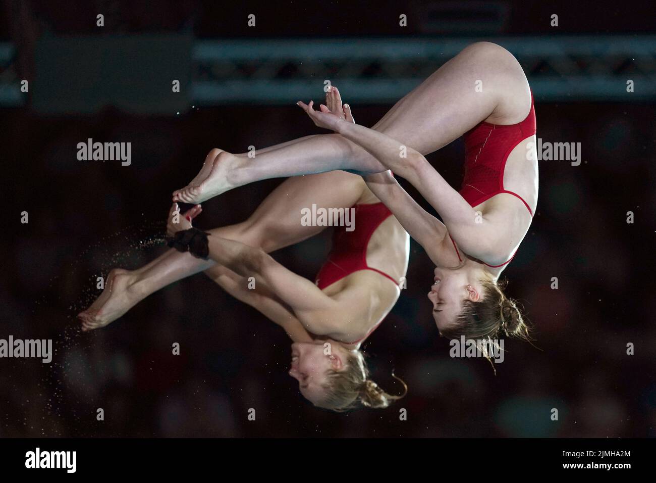 England's Robyn Birch (left) and Emily Martin during Women's Synchronised 10m Platform - Final at Sandwell Aquatics Centre on day nine of the 2022 Commonwealth Games in Birmingham. Picture date: Saturday August 6, 2022. Stock Photo