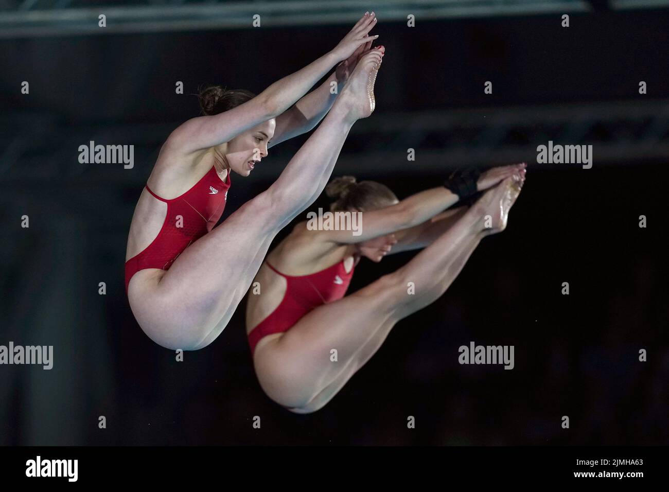 England's Robyn Birch (right) and Emily Martin during Women's Synchronised 10m Platform - Final at Sandwell Aquatics Centre on day nine of the 2022 Commonwealth Games in Birmingham. Picture date: Saturday August 6, 2022. Stock Photo