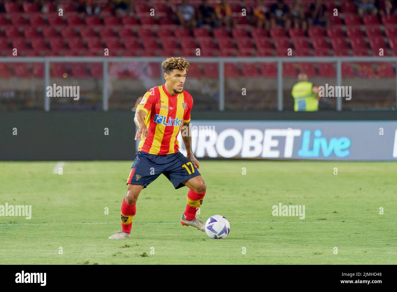 Jogador Valentin Gendrey Lecce Durante Partida Campeonato Italiano Série  Entre — Fotografia de Stock Editorial © VincenzoIzzo #535957996