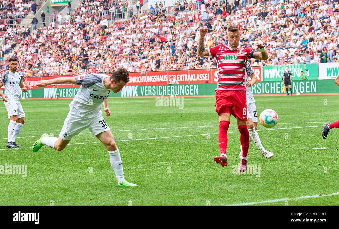 Michael Gregoritsch, FRG 38    scores, shoots goal , Tor, Treffer, Torschuss, 0-1 in the match FC AUGSBURG - SC FREIBURG 1.German Football League on Aug 06, 2022 in Augsburg, Germany. Season 2022/2023, matchday 1, 1.Bundesliga, FCB, Munich, 1.Spieltag © Peter Schatz / Alamy Live News    - DFL REGULATIONS PROHIBIT ANY USE OF PHOTOGRAPHS as IMAGE SEQUENCES and/or QUASI-VIDEO - Stock Photo