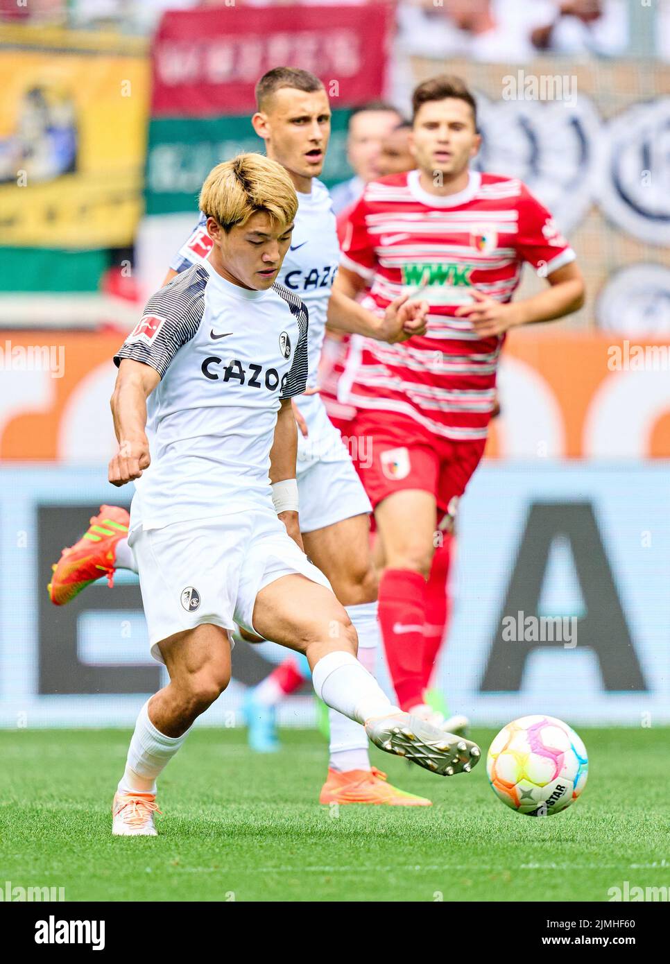 Ritsu Doan, FRG 42  in the match FC AUGSBURG - SC FREIBURG 0-4 1.German Football League on Aug 06, 2022 in Augsburg, Germany. Season 2022/2023, matchday 1, 1.Bundesliga, FCB, Munich, 1.Spieltag © Peter Schatz / Alamy Live News    - DFL REGULATIONS PROHIBIT ANY USE OF PHOTOGRAPHS as IMAGE SEQUENCES and/or QUASI-VIDEO - Stock Photo