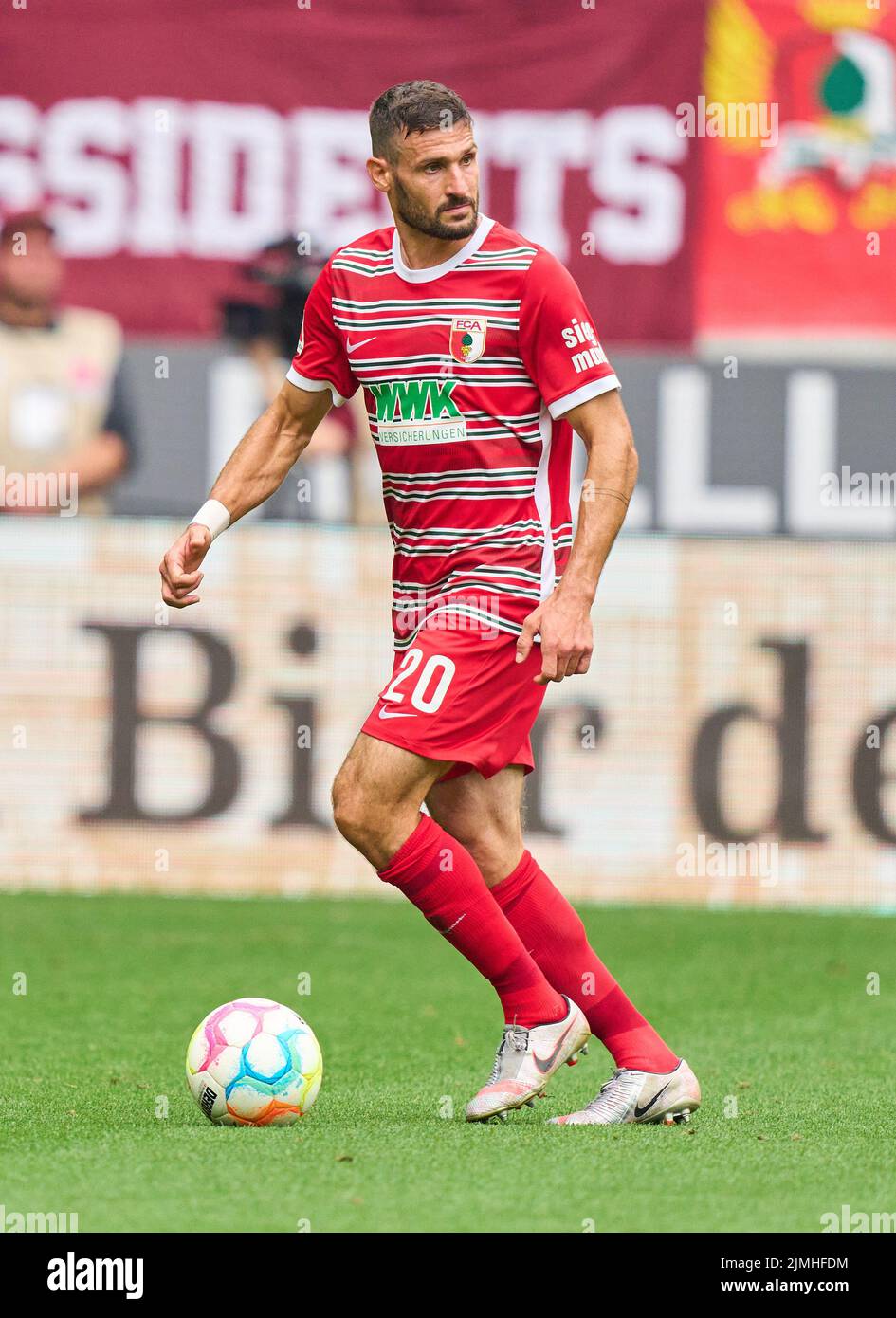 Daniel CALIGIURI, FCA 20  in the match FC AUGSBURG - SC FREIBURG 0-4 1.German Football League on Aug 06, 2022 in Augsburg, Germany. Season 2022/2023, matchday 1, 1.Bundesliga, FCB, Munich, 1.Spieltag © Peter Schatz / Alamy Live News    - DFL REGULATIONS PROHIBIT ANY USE OF PHOTOGRAPHS as IMAGE SEQUENCES and/or QUASI-VIDEO - Stock Photo