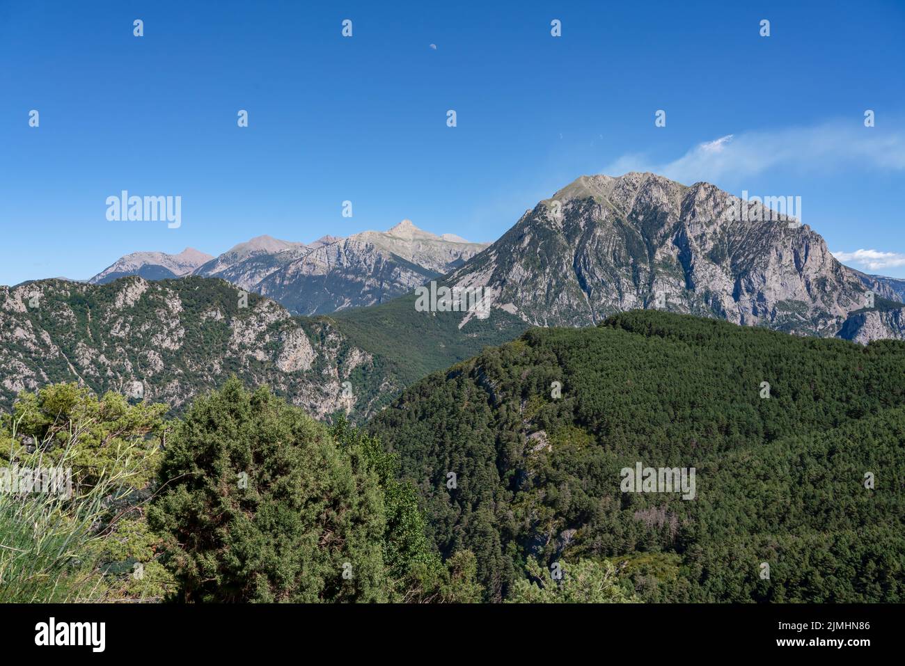 magnificent view of mountains seen over and beyond the Parque natural