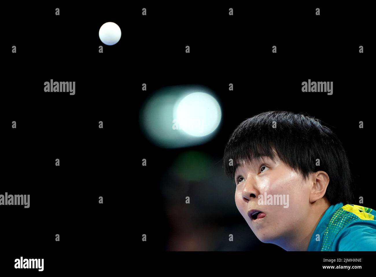 Australia's Qian Yang serves against Australia's Li Na Lei during the Table Tennis Women's Singles Classes 6-10 - Gold Medal Matchat The NEC on day nine of the 2022 Commonwealth Games in Birmingham. Picture date: Saturday August 6, 2022. Stock Photo