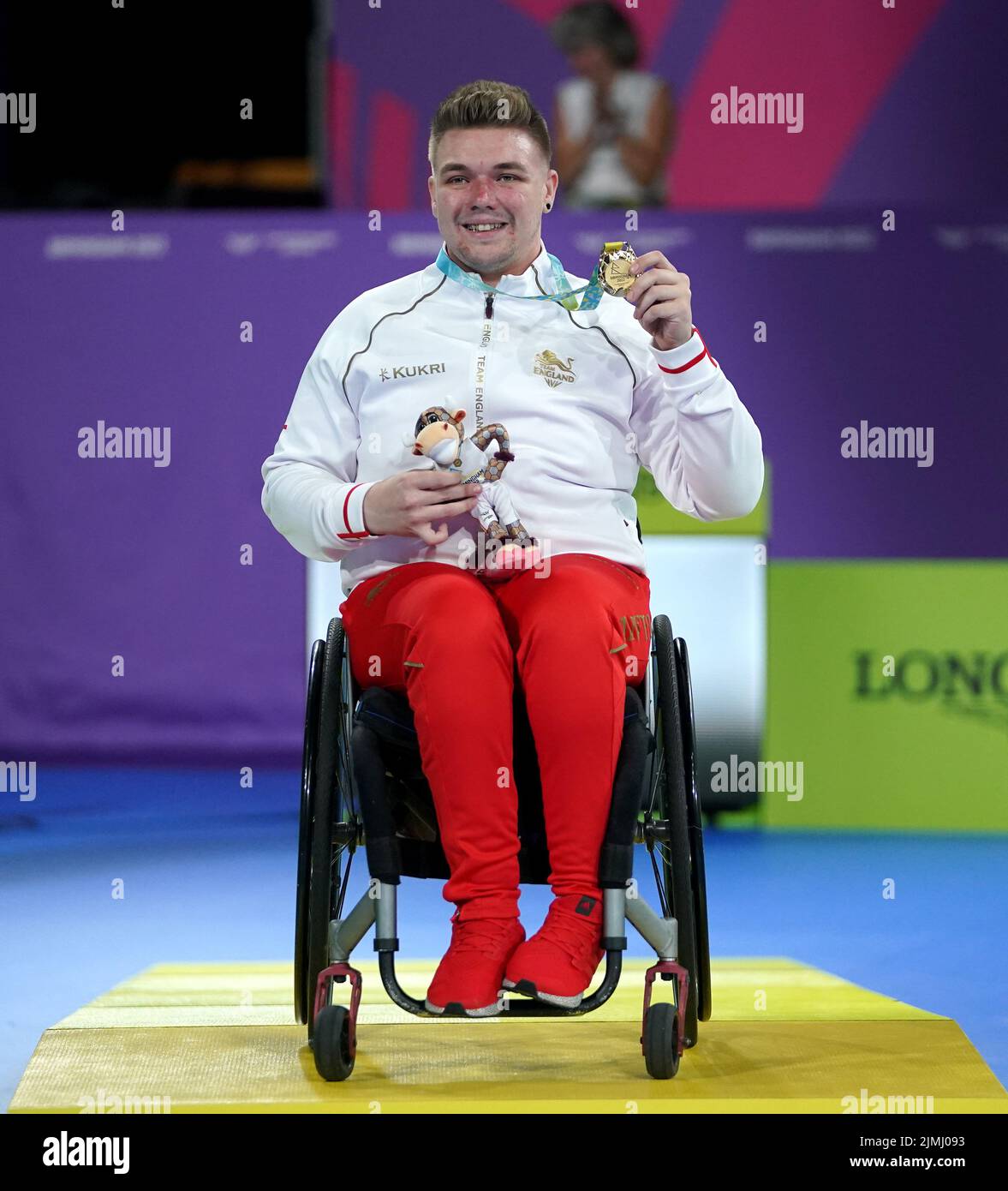 Gold medalist England's Jack Hunter-Spivey celebrates during the Men's Singles Classes 3-5 - Medal Ceremonyat The NEC on day nine of the 2022 Commonwealth Games in Birmingham. Picture date: Saturday August 6, 2022. Stock Photo