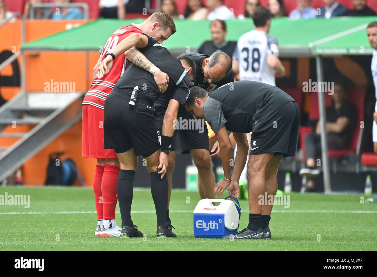 referee Bastian DANKERT, injured, injury. Football 1st Bundesliga season 2022/2023, 1st matchday