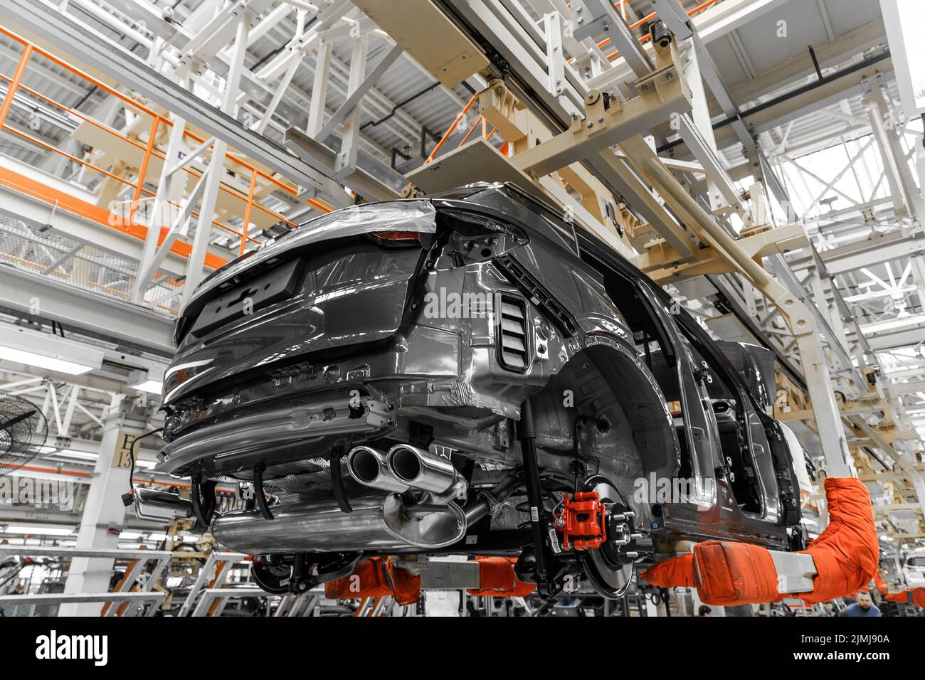 Car assembly line robotic hi-res stock photography and images - Alamy