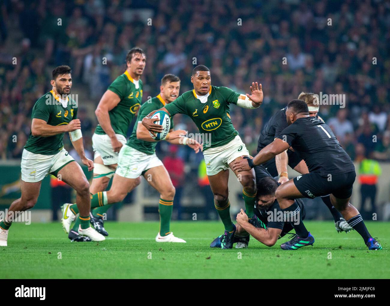 Mbombela, Nelspruit, South Africa. 6th August, 2022. Damian Willemse  with the ball during the Springbok test against the All Blacks at the Castle Lager Rugby Championship in Mbombela, Nelspruit Credit: AfriPics.com/Alamy Live News Stock Photo