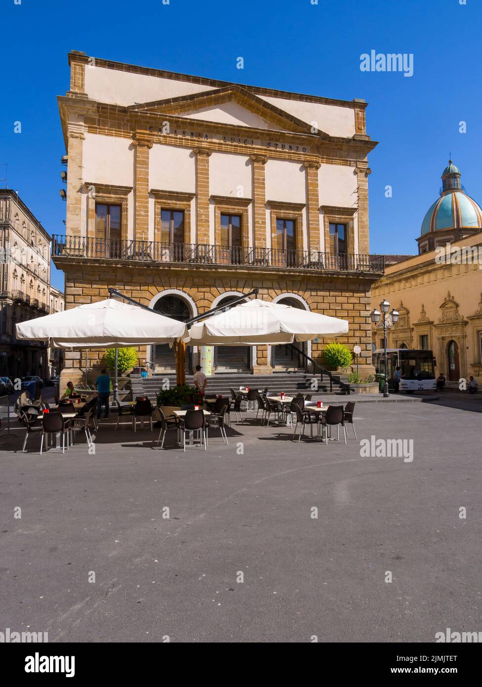 House Casa Senatoria on the town hall square with alazzo de la Corte Capitaniale and on the right the dome of the Cathedral of S Stock Photo
