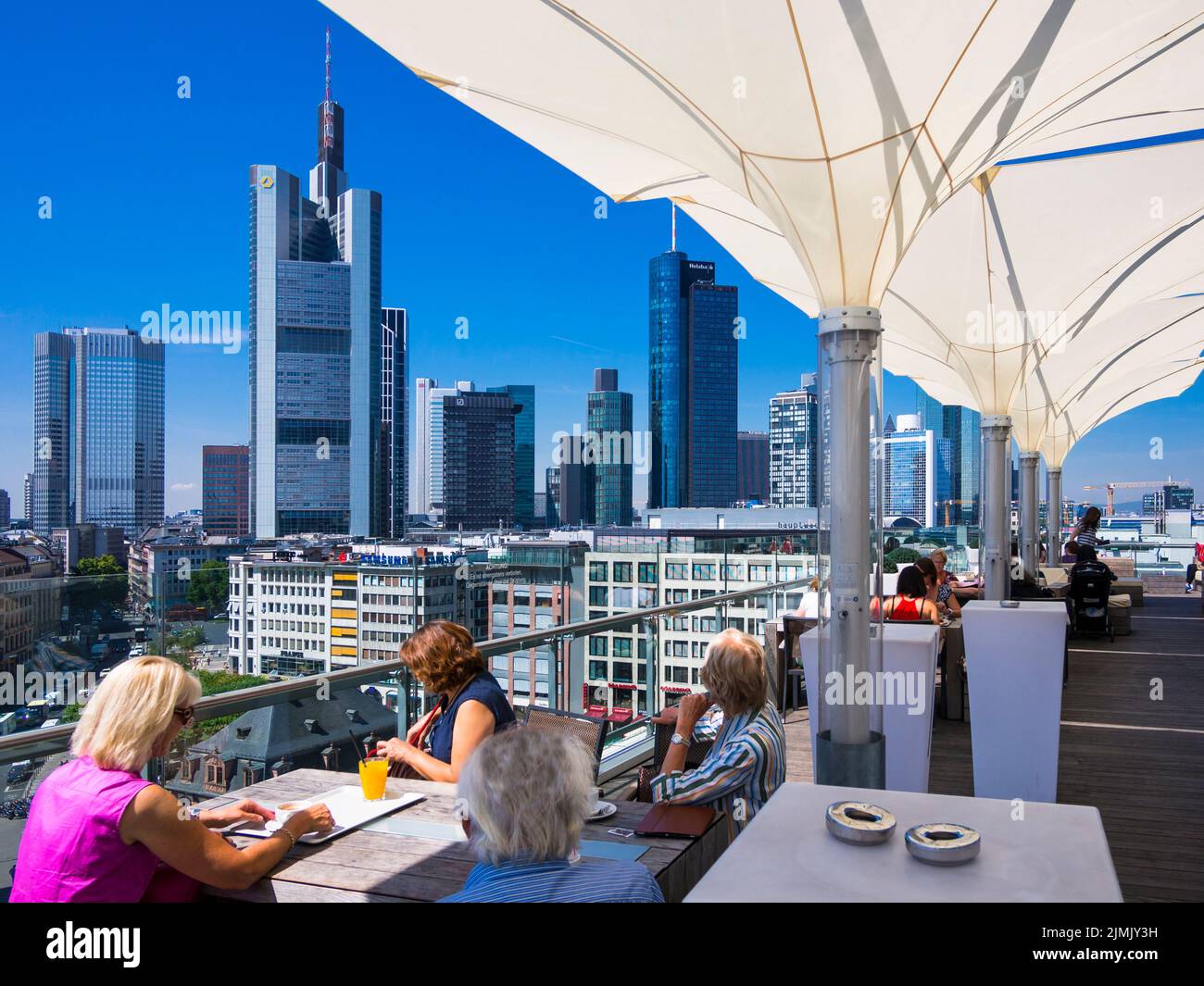 The district lounge hi-res stock photography and images - Alamy