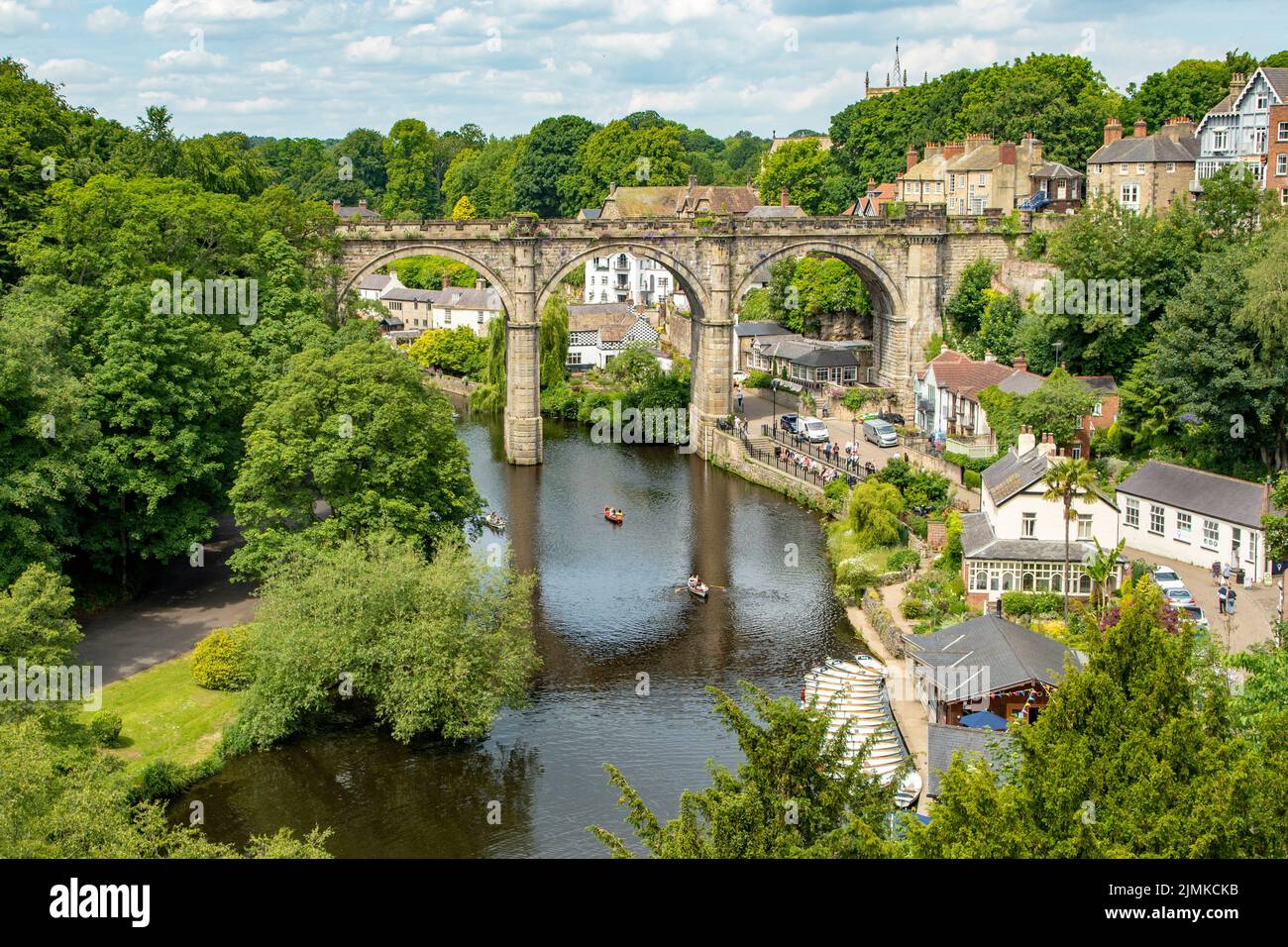River Nidd and Railway Viaduct, Knaresborough, Yorkshire, England Stock Photo
