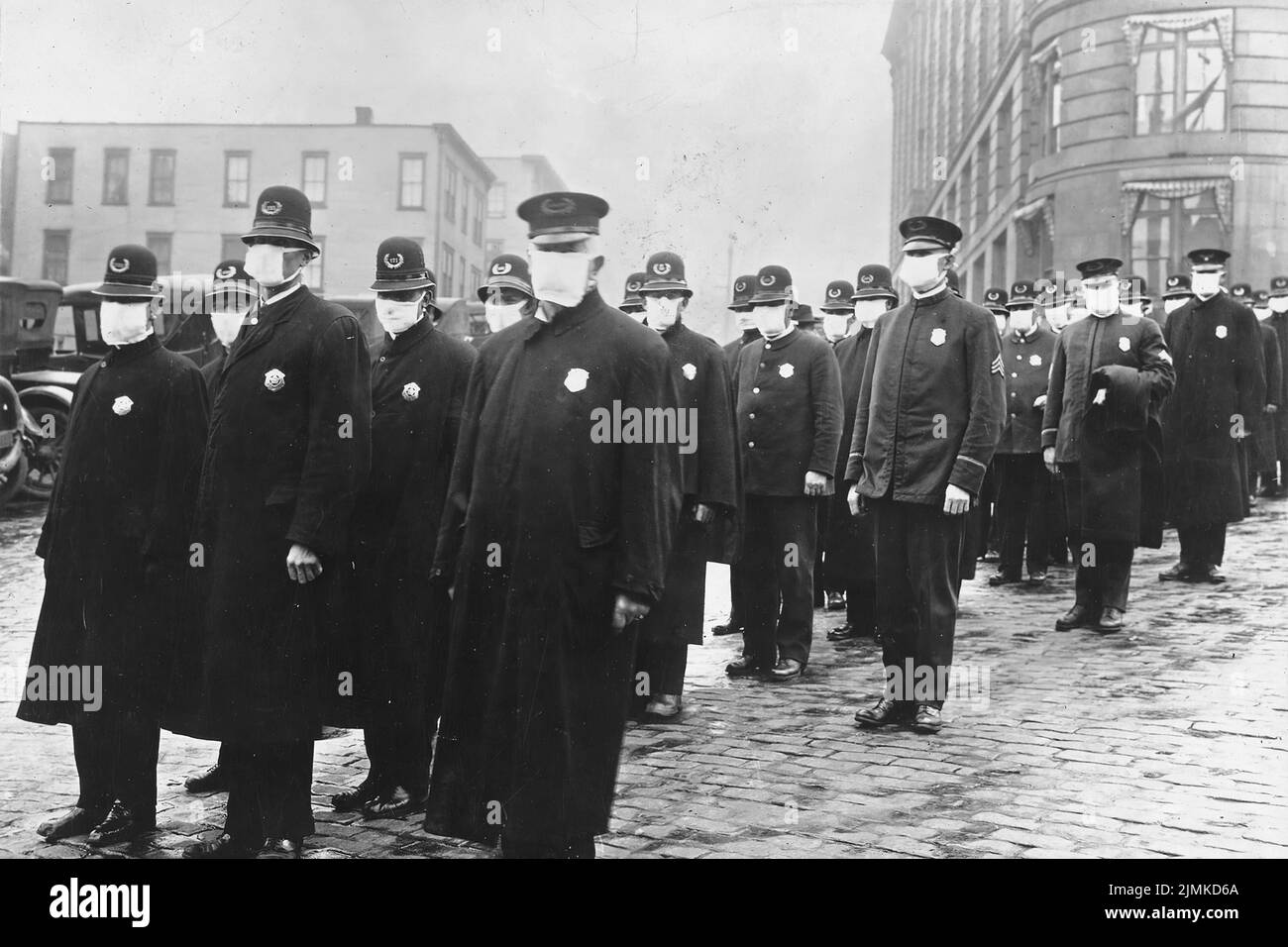 Spanish flu pandemic masks hi-res stock photography and images - Alamy