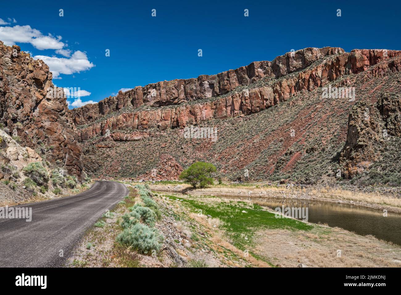 Echo Canyon Reservoir, Echo Canyon State Park, walls of volcanic tuff, near Pioche, Nevada, USA Stock Photo