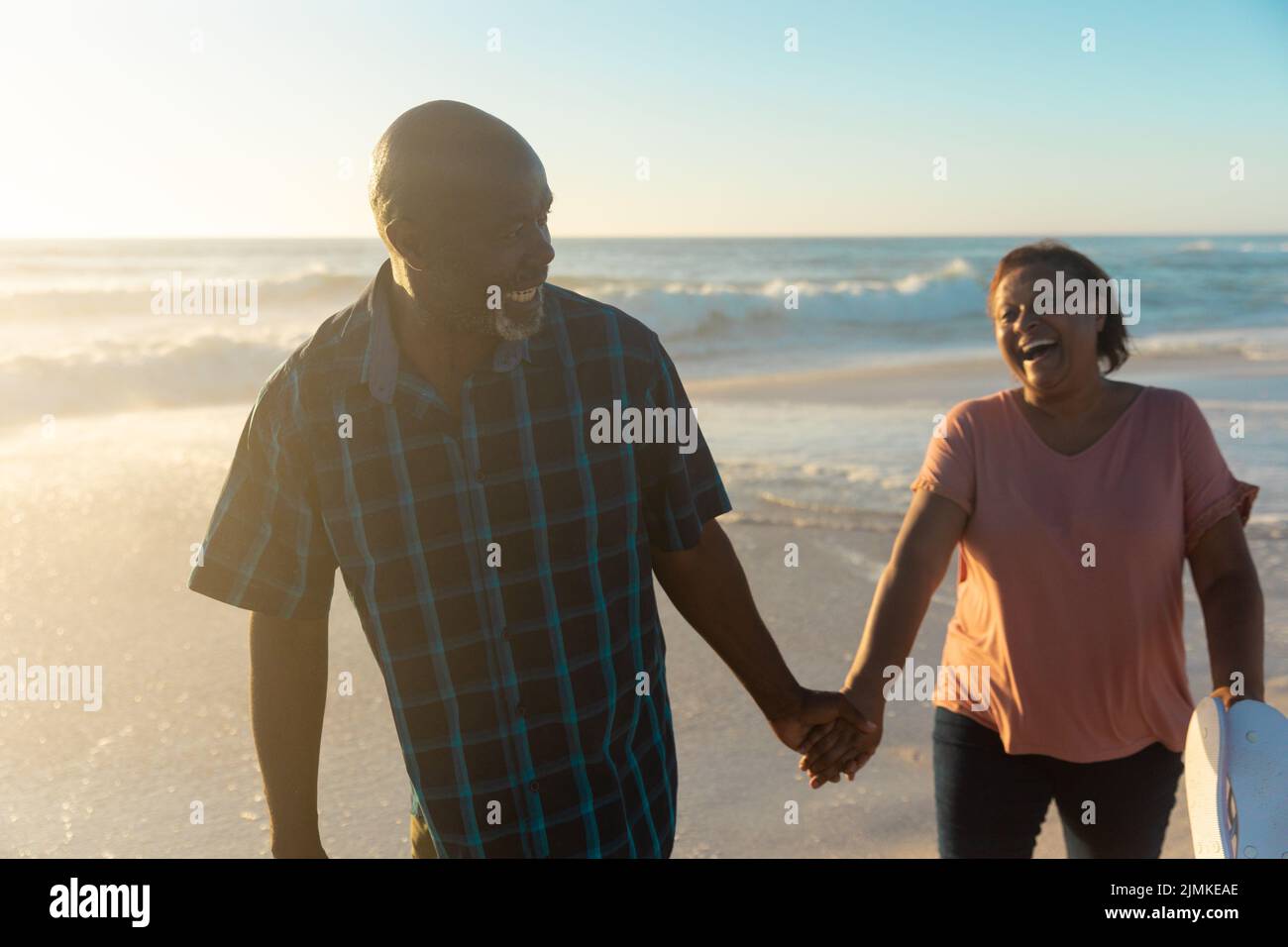 African american senior holding hands hi-res stock photography and ...