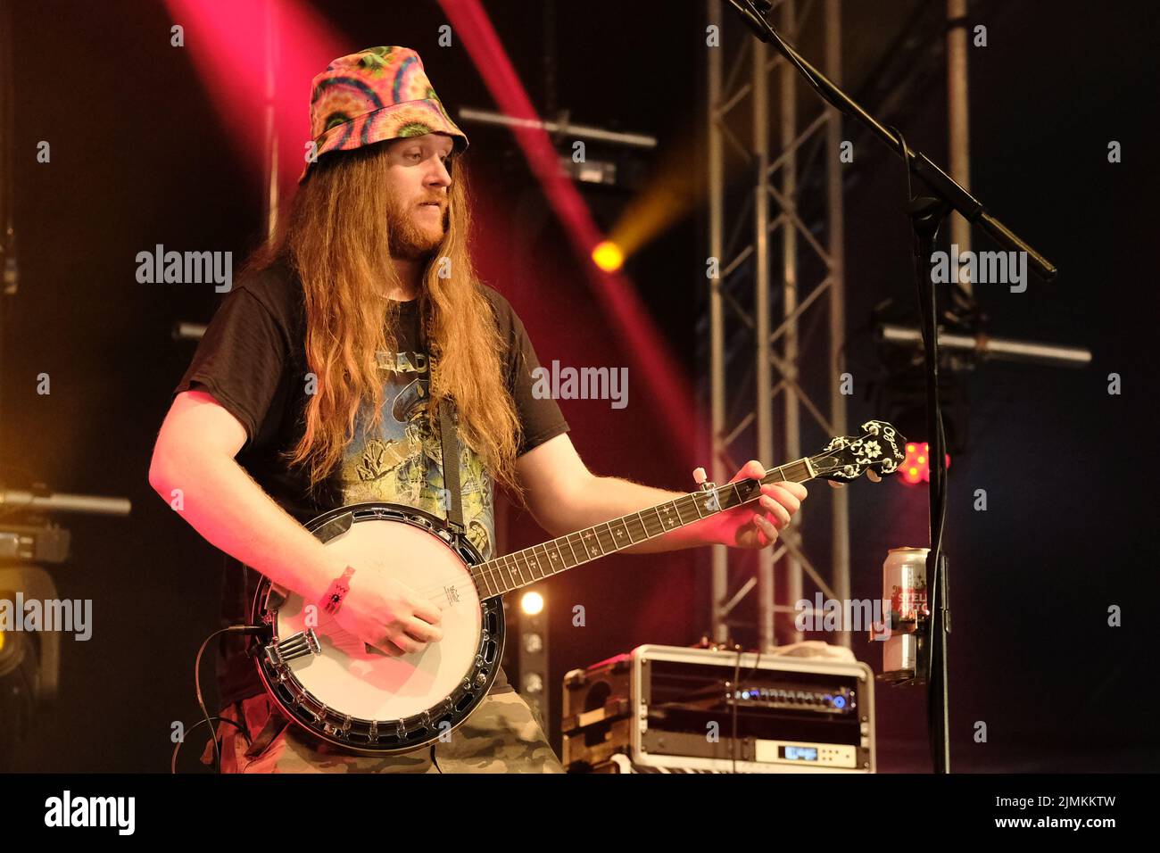 Sam Wood, Banjo, Mandolin, Bouzouki, Acoustic Guitar, Whistles and