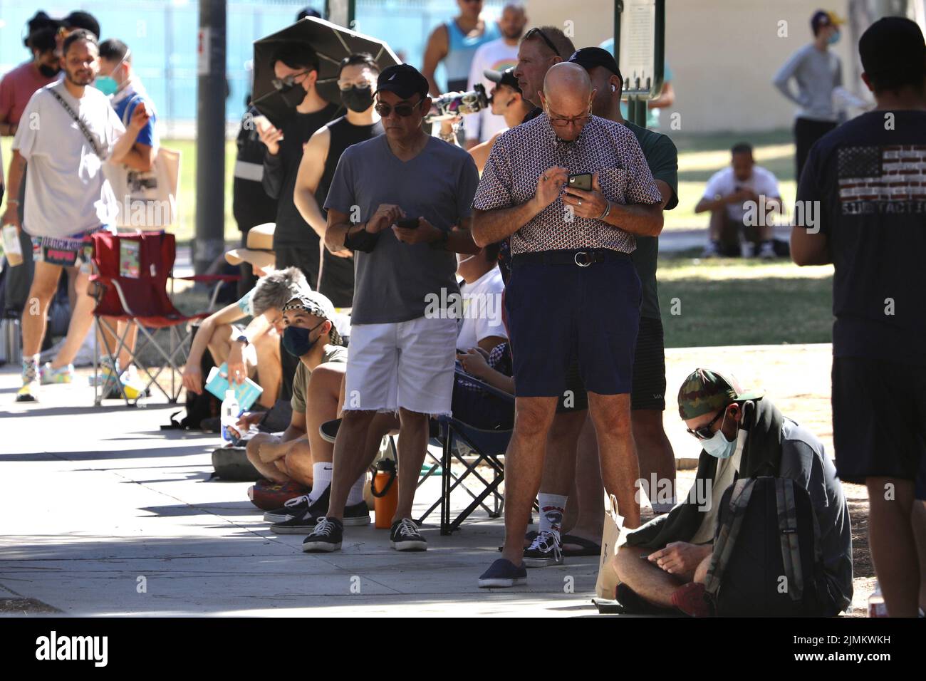 (220807) -- LOS ANGELES, Aug. 7, 2022 (Xinhua) -- People wait in line to receive the monkeypox vaccine at a vaccination site at Eugene A. Obregon Park in Los Angeles, California, the United States, Aug. 6, 2022. During the past days, monkeypox has been spreading at a faster pace across the United States, exacerbating the country's ongoing health crisis that results from the still-ravaging COVID-19 pandemic. The U.S. government has declared monkeypox a public health emergency, and several states have also made their own emergency declarations over the virus, hence more tests and vaccines to Stock Photo