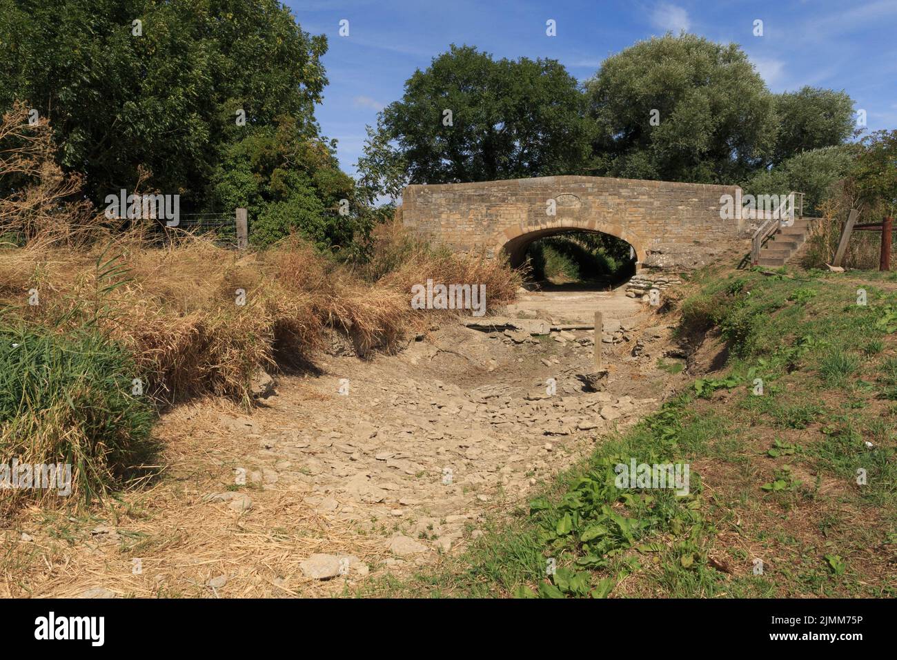 Lincolnshire, United Kingdom. 6th Aug, 2022. suffers it's worse drought since 1976 the River Glen in Lincolnshire dries up. Credit: Tim Scrivener/Alamy Live News Stock Photo