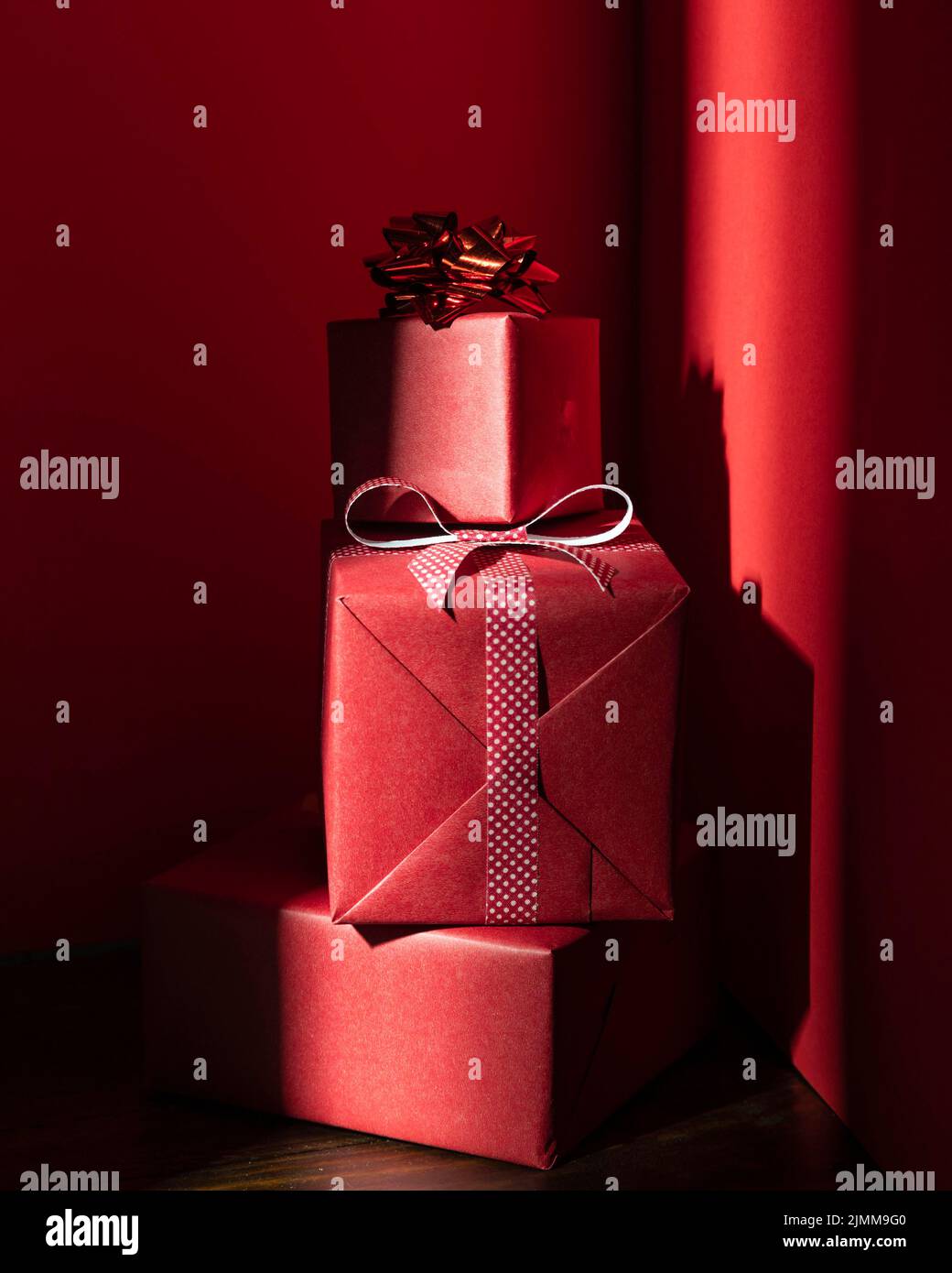 Present Front Front view small 3d hi-res stock photography and images - Alamy