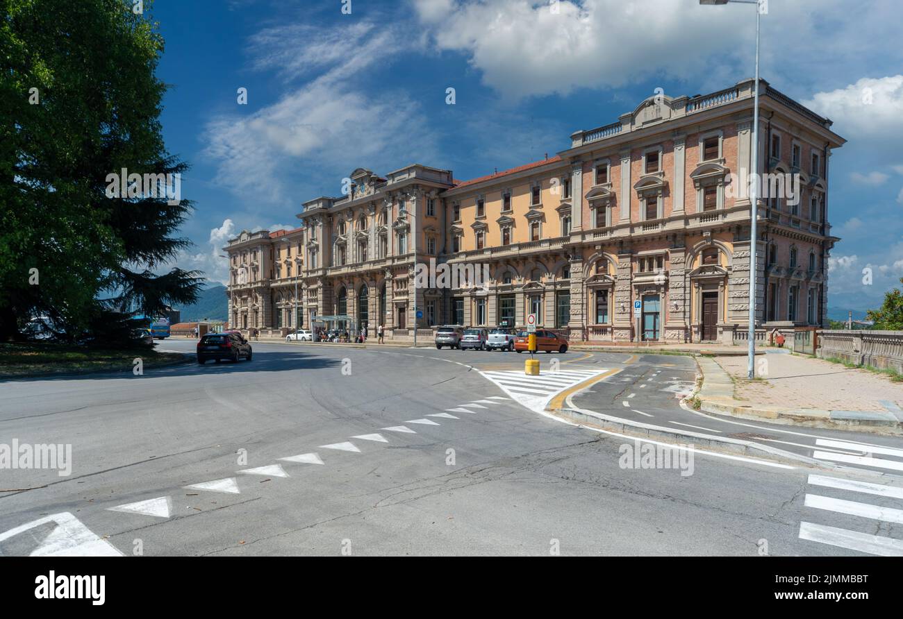 Cuneo, Piedmont, Italy - August 06, 2022: monumental Central railway station (1937) on the railway line from Turin (Italy) to Nice (France), in piazza Stock Photo