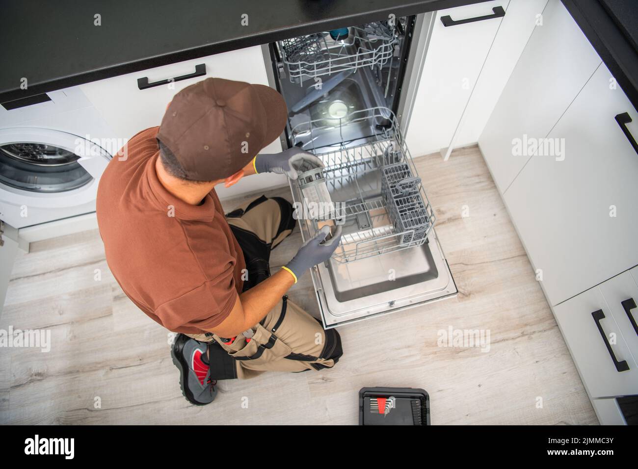 Installer Assembling and Preparing For Use a Freshly Installed