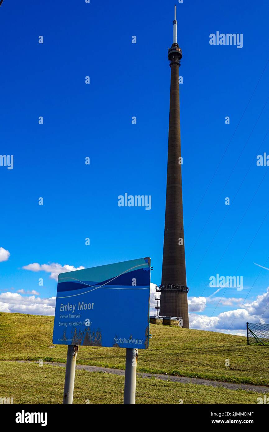 Emley Moor mast, transmitting tower, against a blue sky, West Yorkshire Stock Photo