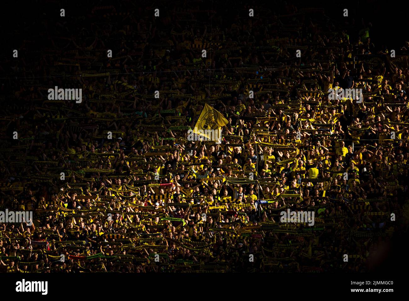 BVB Fanblock Borussia Dortmund - Bayer Leverkusen 06.08.2022, Fussball; Saison 2022/23  Foto: Moritz Müller  Copyright (nur für journalistische Zwecke Stock Photo