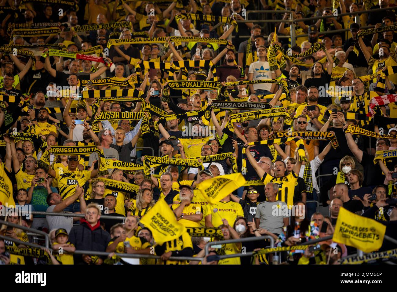 BVB Fanblock Borussia Dortmund - Bayer Leverkusen 06.08.2022, Fussball; Saison 2022/23  Foto: Moritz Müller  Copyright (nur für journalistische Zwecke Stock Photo