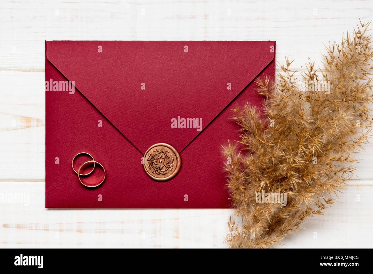 Elegant wedding invitation table Stock Photo - Alamy