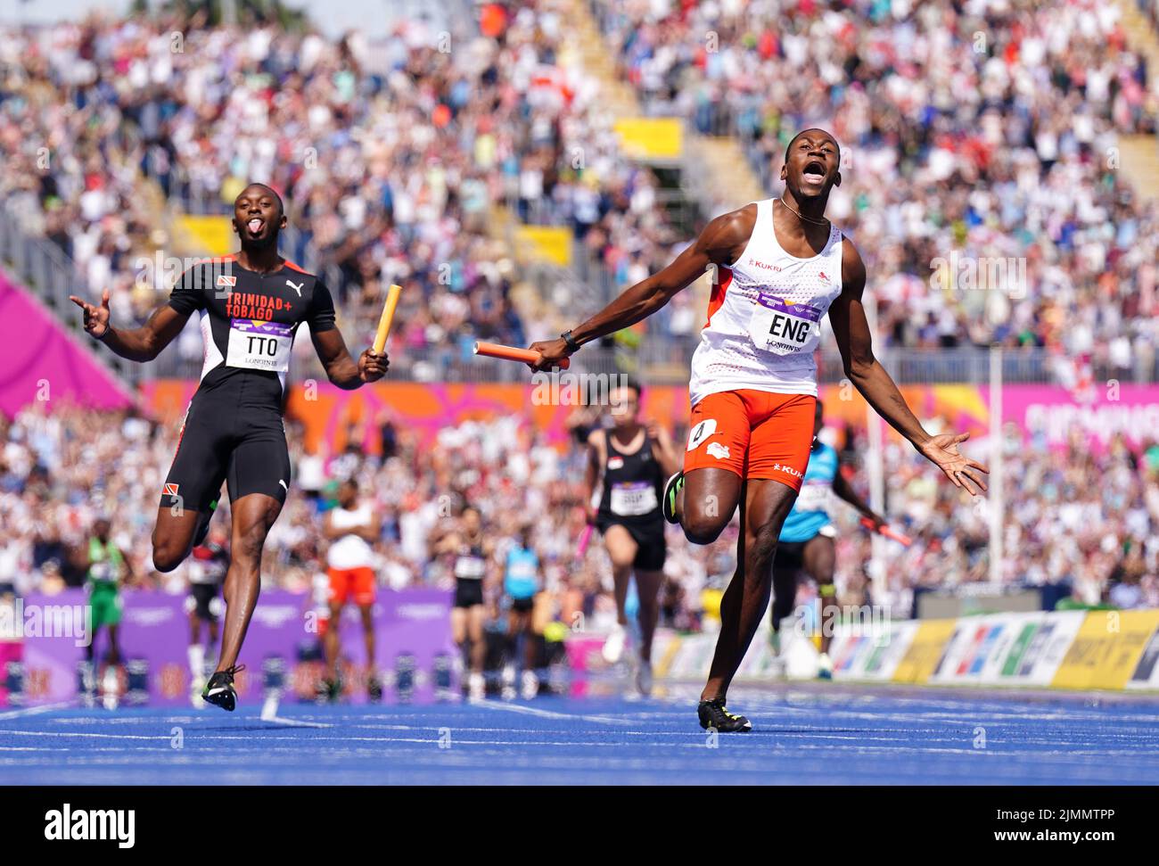 England's Ojie Edoburun crosses the line to win gold in the Men's 4 x 100m Relay Final at Alexander Stadium on day ten of the 2022 Commonwealth Games in Birmingham. Picture date: Sunday August 7, 2022. Stock Photo