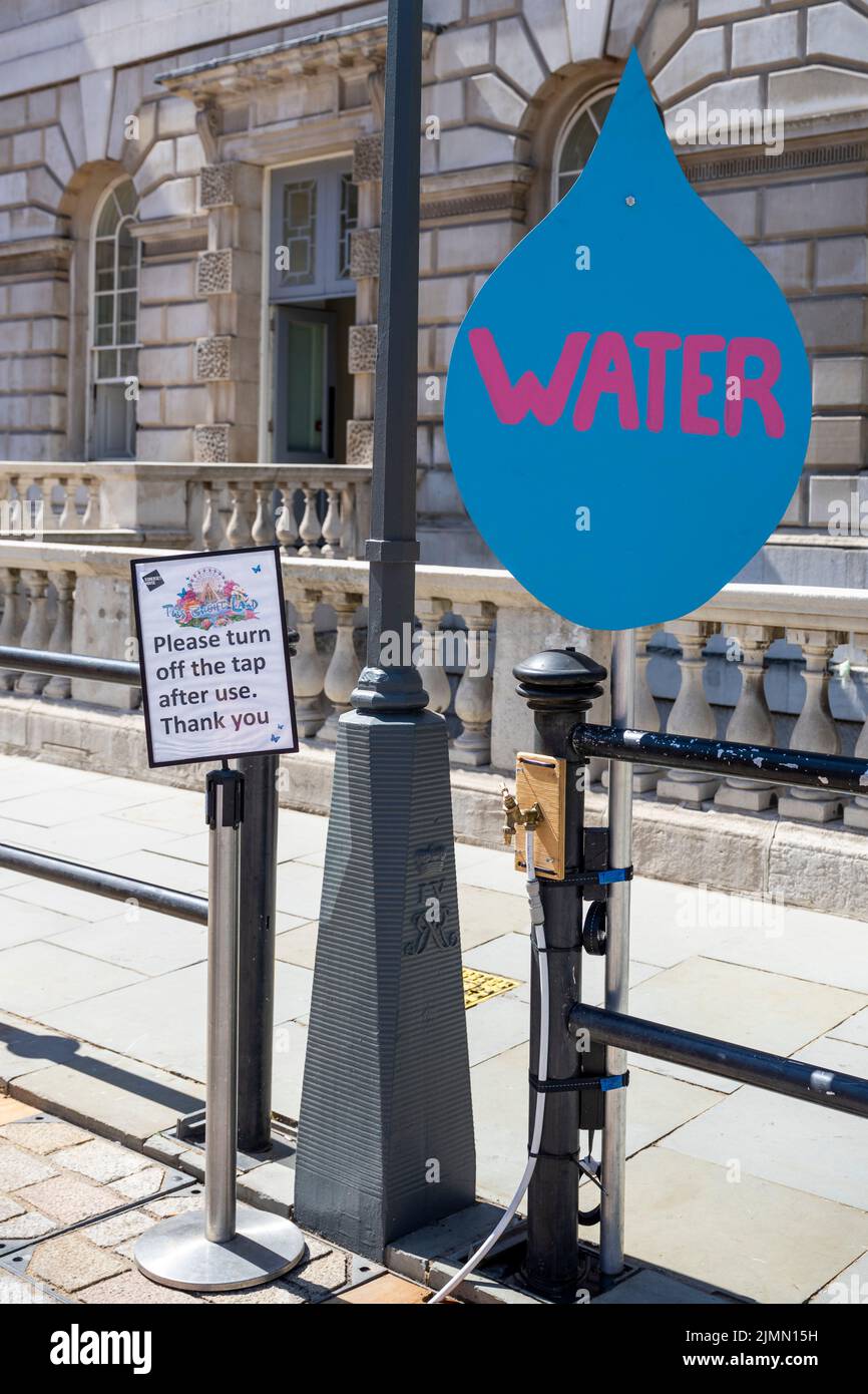 London, UK.  8 August 2022.  UK Weather - a sign promoting the saving of water at Somerset House.  According to the Met Office, July 2022 was the driest July for England since 1935.  Hose pipe bans are in place in certain areas as drought conditions continues, with a heatwave expected next week.  Credit: Stephen Chung / Alamy Live News Stock Photo