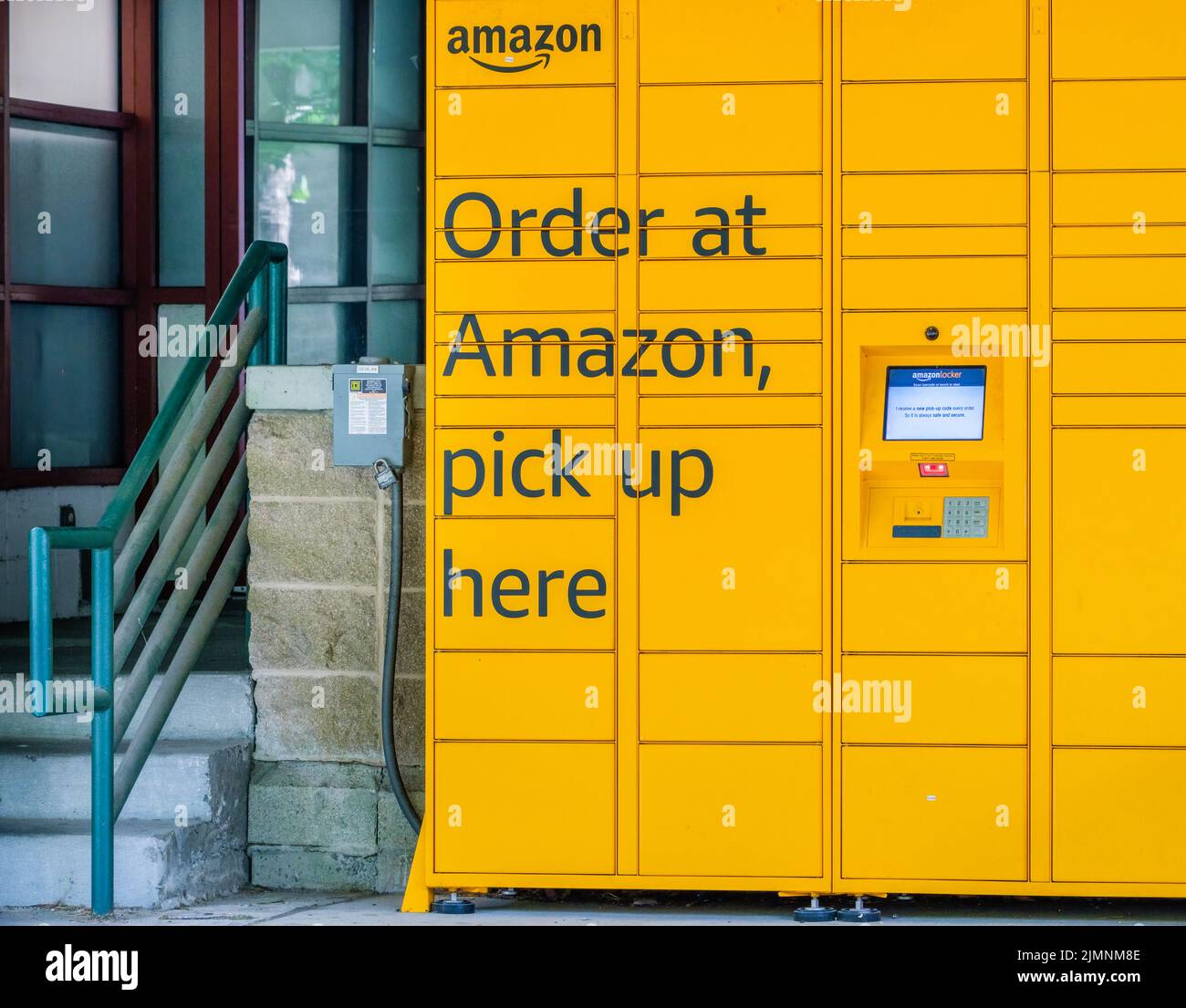 NEW ORLEANS, LA, USA - AUGUST 5, 2022: Lockers at Amazon pick up station on Tulane University campus Stock Photo