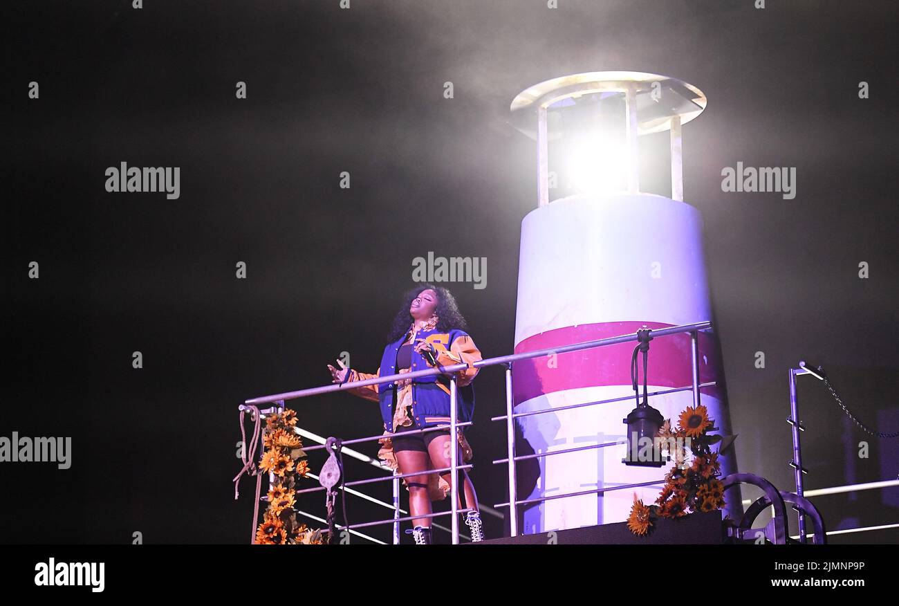 SZA performs during the 2022 Outside Lands Music and Arts Festival at Golden Gate Park on August 05, 2022 in San Francisco, California. Photo: Casey Flanigan/imageSPACE/MediaPunch Stock Photo