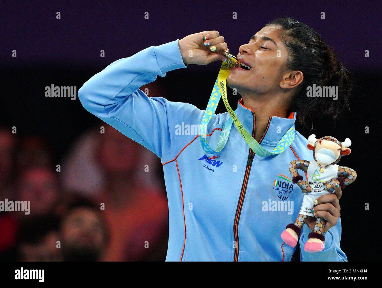 India's Zareen Nikhat celebrates her gold medal in the Women's Light Fly (48-50kg) Final (Blue) at The NEC on day ten of the 2022 Commonwealth Games in Birmingham. Picture date: Sunday August 7, 2022. Stock Photo