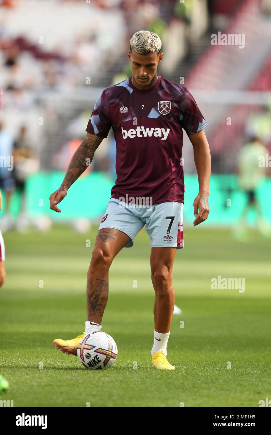London, UK. 07th Aug, 2022. New signing Gianluca Scamacca of West Ham United warms up during the Premier League match between West Ham United and Manchester City at the London Stadium, Queen Elizabeth Olympic Park, London, England on 7 August 2022. Photo by Ken Sparks. Editorial use only, license required for commercial use. No use in betting, games or a single club/league/player publications. Credit: UK Sports Pics Ltd/Alamy Live News Stock Photo