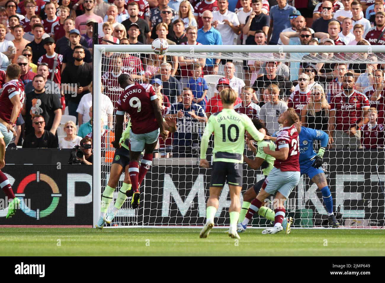 London, UK. 07th Aug, 2022. Michail Antonio of West Ham United has a header on goal go just over the bar during the Premier League match between West Ham United and Manchester City at the London Stadium, Queen Elizabeth Olympic Park, London, England on 7 August 2022. Photo by Ken Sparks. Editorial use only, license required for commercial use. No use in betting, games or a single club/league/player publications. Credit: UK Sports Pics Ltd/Alamy Live News Stock Photo