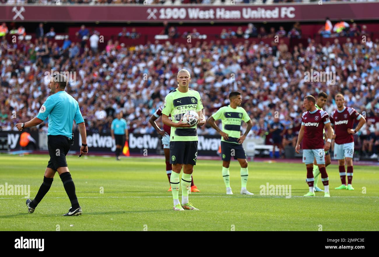 London, UK. 7th Aug, 2022. Erling Haland of Manchester City waits to take the penalty during the Premier League match at the London Stadium, London. Picture credit should read: David Klein/Sportimage Credit: Sportimage/Alamy Live News Stock Photo